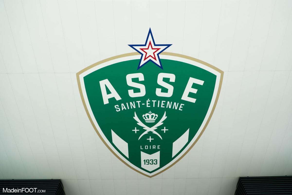 🚨由於大霧天氣能見度極低，聖埃蒂安vs昆汀尼競賽中斷