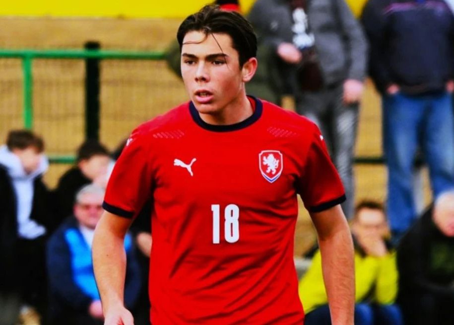 代表捷克U19出場，布馮兒子在歐青賽資格賽上演帽子戲法