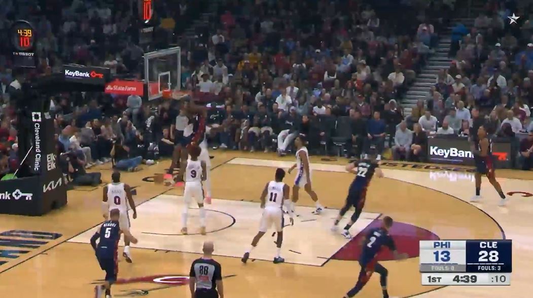 控球感火熱！米切爾5中4得到15分，騎士首節領跑位76人14分