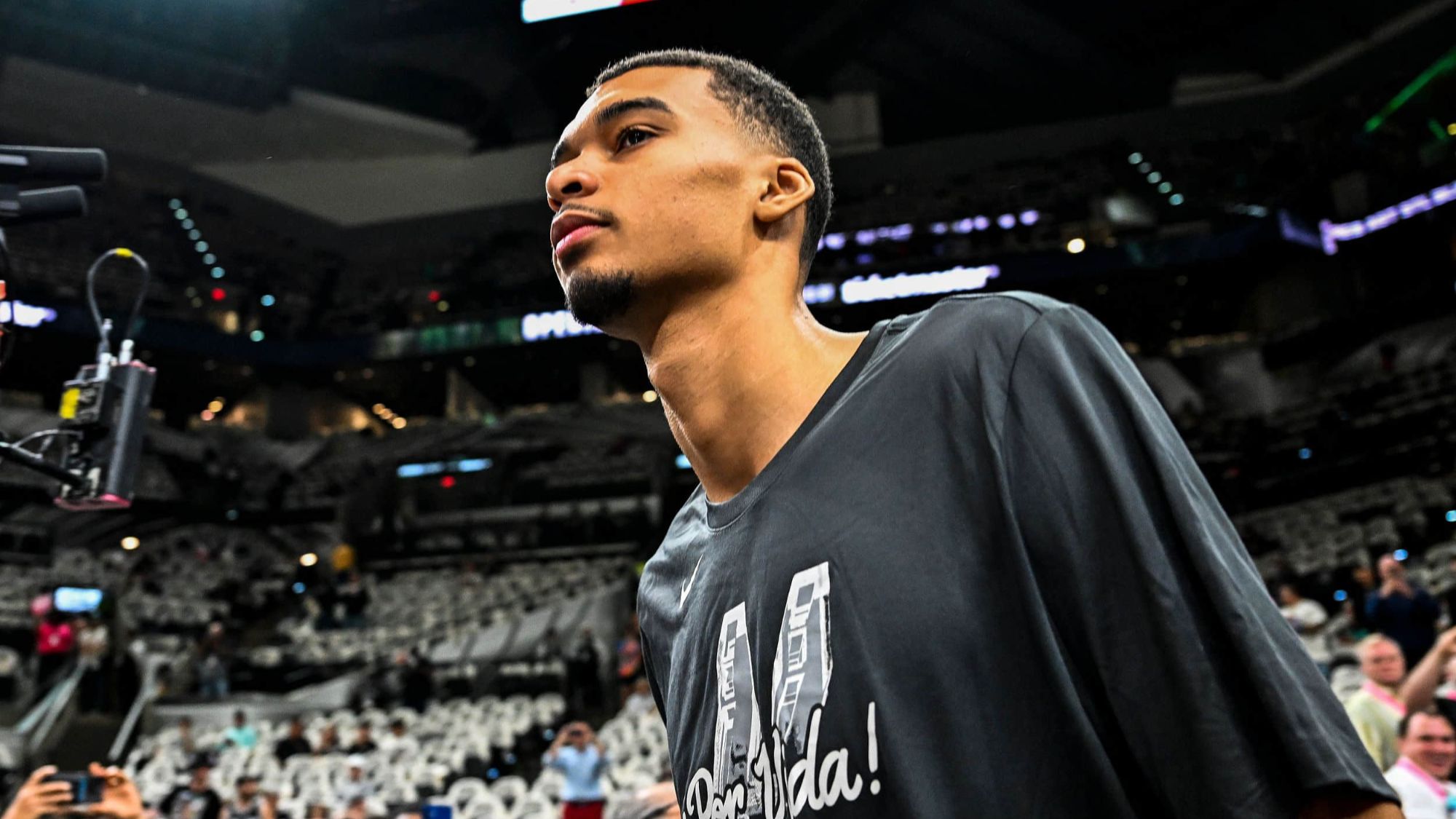 文班亞馬半場10分1搶籃板，搶籃板創賽季半場新低